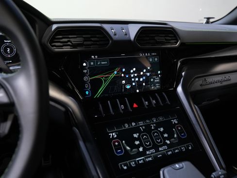 Used 2024 Lamborghini Urus S AWD/4WD image 47