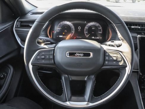 New 2025 Jeep Grand Cherokee Laredo X image 27