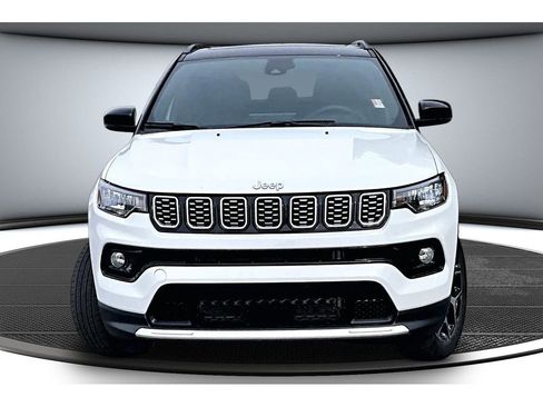 Used 2025 Jeep Compass Limited w/ Sun & Sound Group AWD/4WD image 4
