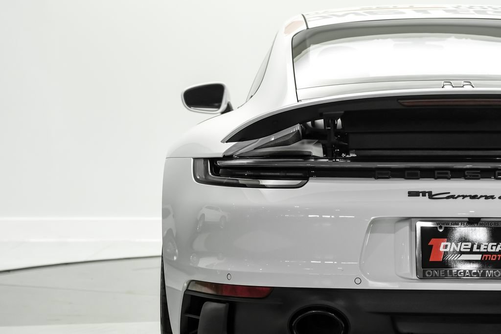 Used 2024 Porsche 911 Carrera GTS RWD image 39