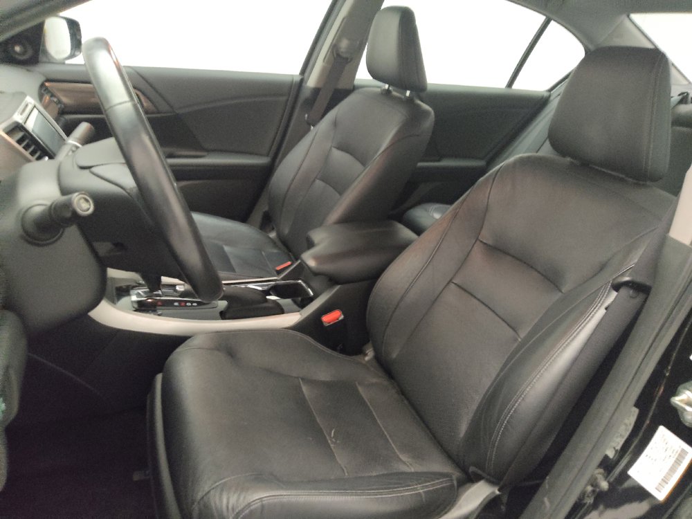 Used 2017 Honda Accord Touring image 17