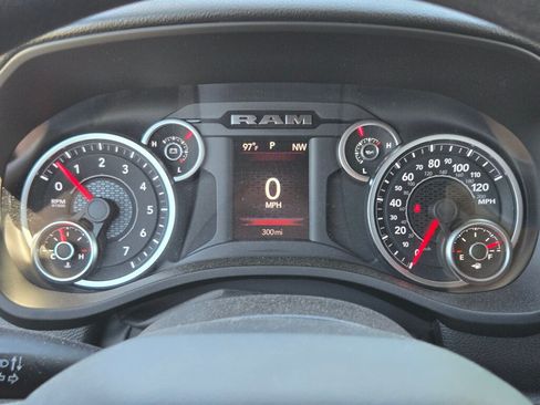 Used 2026 RAM 1500 Express AWD/4WD image 16