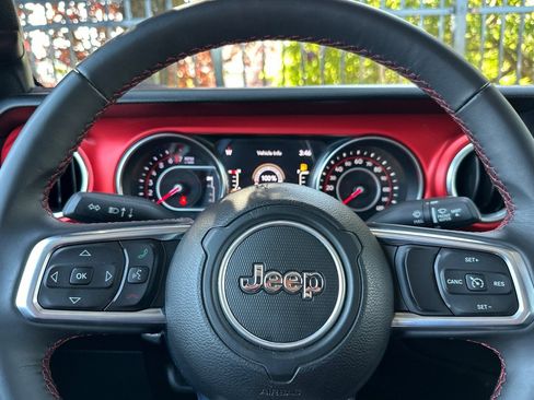 Used 2020 Jeep Gladiator Rubicon w/ Trailer Tow Package AWD/4WD image 22