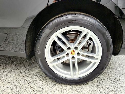 Used 2023 Porsche Macan AWD/4WD image 9