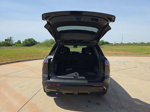 New 2026 Chevrolet Equinox RS w/ Convenience Package III FWD image 12