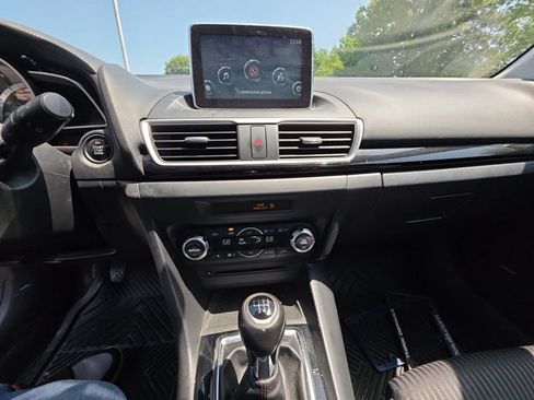Used 2016 MAZDA MAZDA3 i Touring w/ Popular Equipment Package FWD image 17