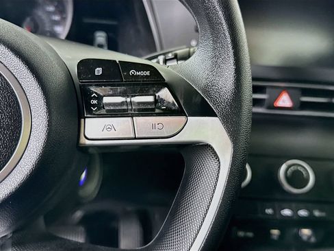 Certified 2023 Hyundai Elantra SE FWD image 21