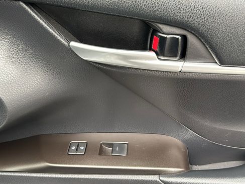 Used 2021 Toyota Camry SE w/ Carpet Mat Package (TMS) image 26