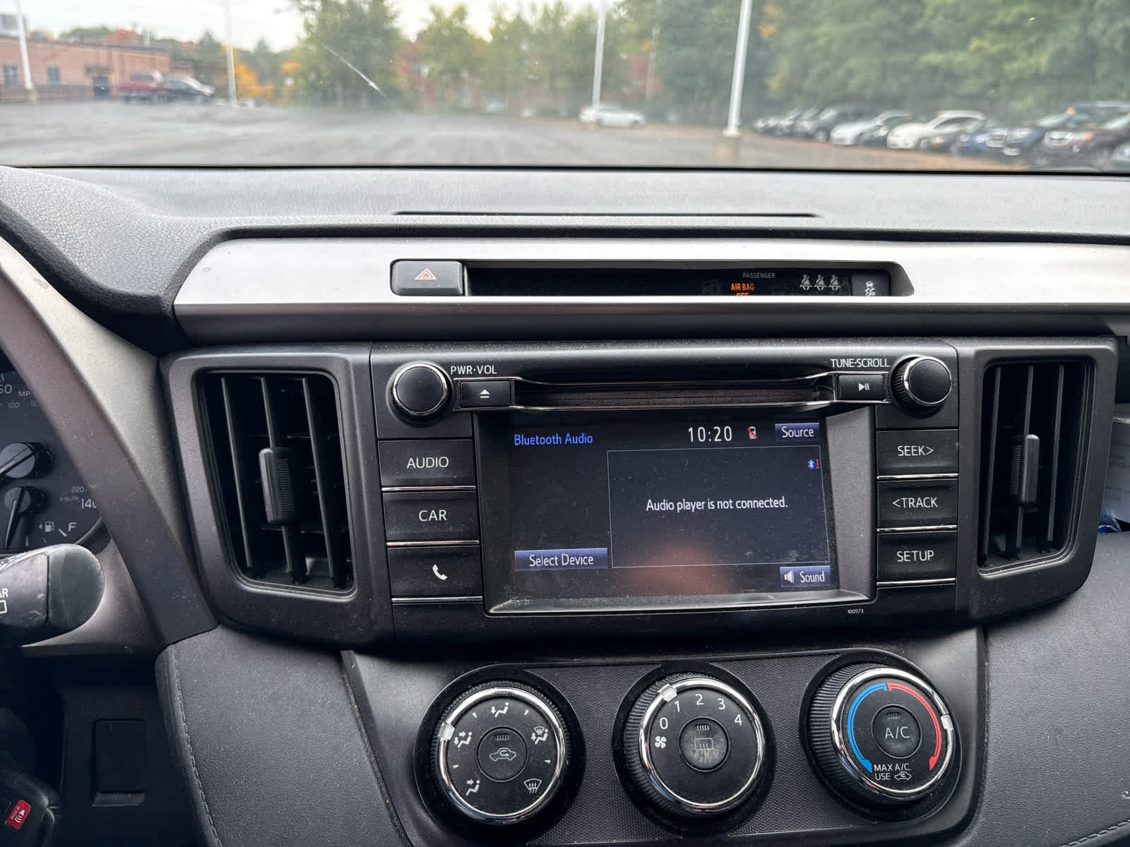 Used 2017 Toyota RAV4 LE AWD/4WD image 11