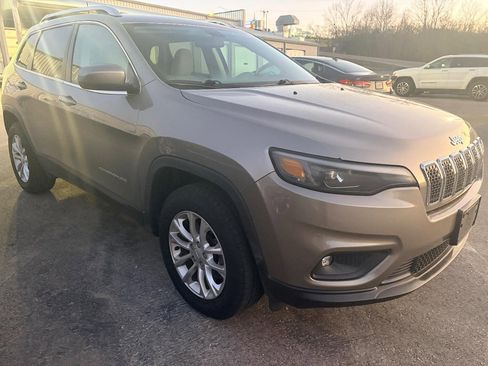Used 2019 Jeep Cherokee Latitude w/ Cold Weather Group image 30