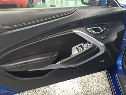 Used 2016 Chevrolet Camaro SS RWD image 22