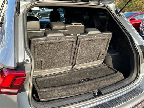 Used 2023 Volkswagen Tiguan SE R-Line image 30