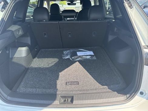 New 2026 Volkswagen Tiguan SE R-Line AWD/4WD image 16