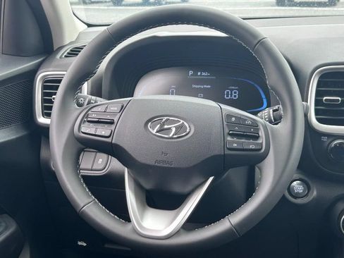 Used 2026 Hyundai Venue SEL FWD image 7