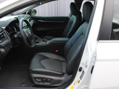 Used 2022 Toyota Camry SE image 30