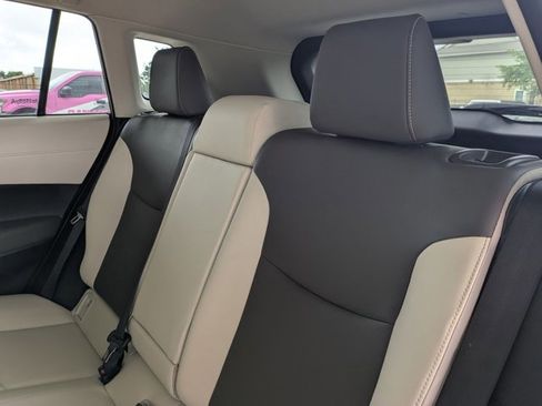 Used 2024 Toyota Corolla Cross XLE w/ Convenience Package image 13