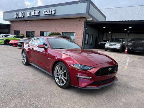Used 2019 Ford Mustang GT Premium RWD image 3