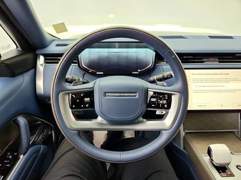 Certified 2025 Land Rover Range Rover SV AWD/4WD image 25