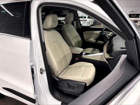 Certified 2025 Audi Q5 Premium AWD/4WD image 10