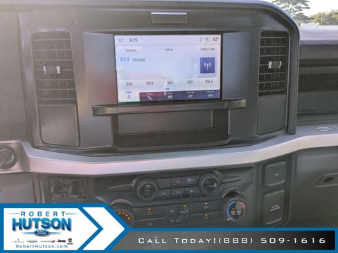 New 2025 Ford F250 XL w/ XL Chrome Package image 18