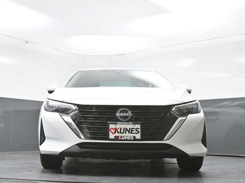 Used 2024 Nissan Sentra SV FWD image 50