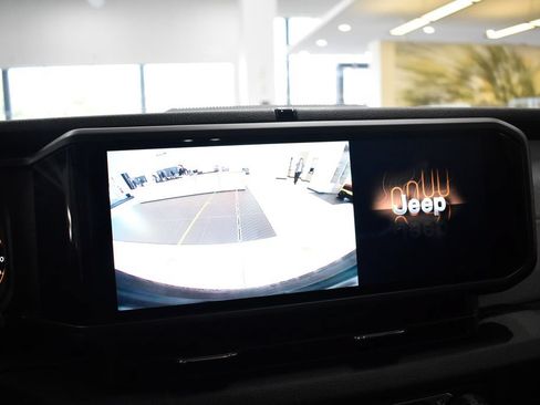 Used 2024 Jeep Wrangler Sport AWD/4WD image 31