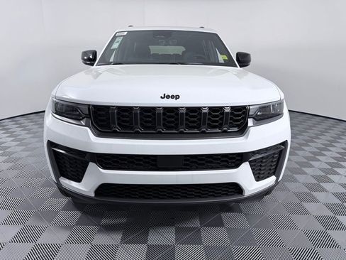 New 2026 Jeep Grand Cherokee L 2WD image 3
