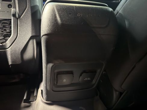 Used 2021 Ford Bronco Black Diamond AWD/4WD image 17