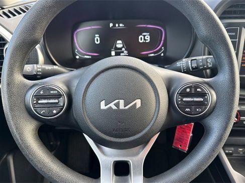 Certified 2023 Kia Soul LX w/ LX Technology Package image 28