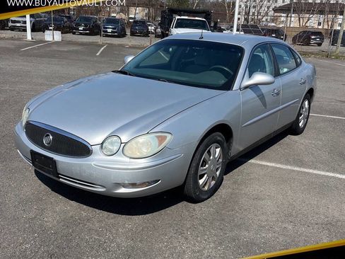 Used 2005 Buick LaCrosse CX w/ Silver Convenience Package image 1