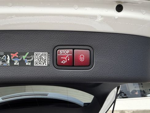 Certified 2025 Mercedes-Benz GLC 300 4MATIC image 15