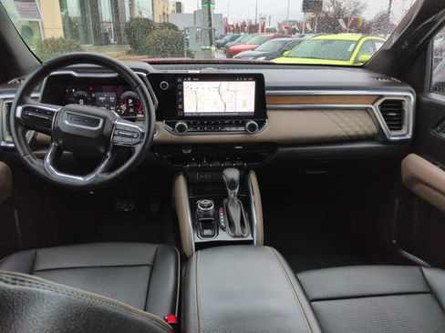 Used 2024 GMC Canyon Denali image 27