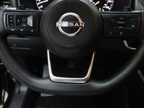 Used 2023 Nissan Rogue S image 19