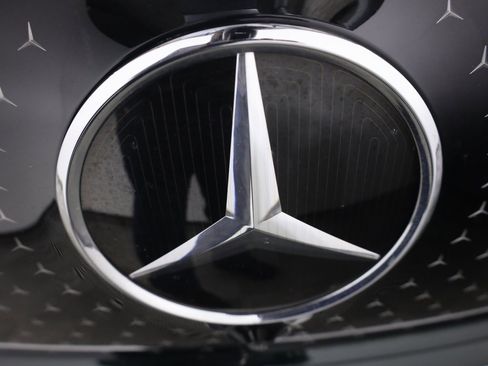 Used 2023 Mercedes-Benz EQE 500 4MATIC SUV w/ Pinnacle Trim Package image 59