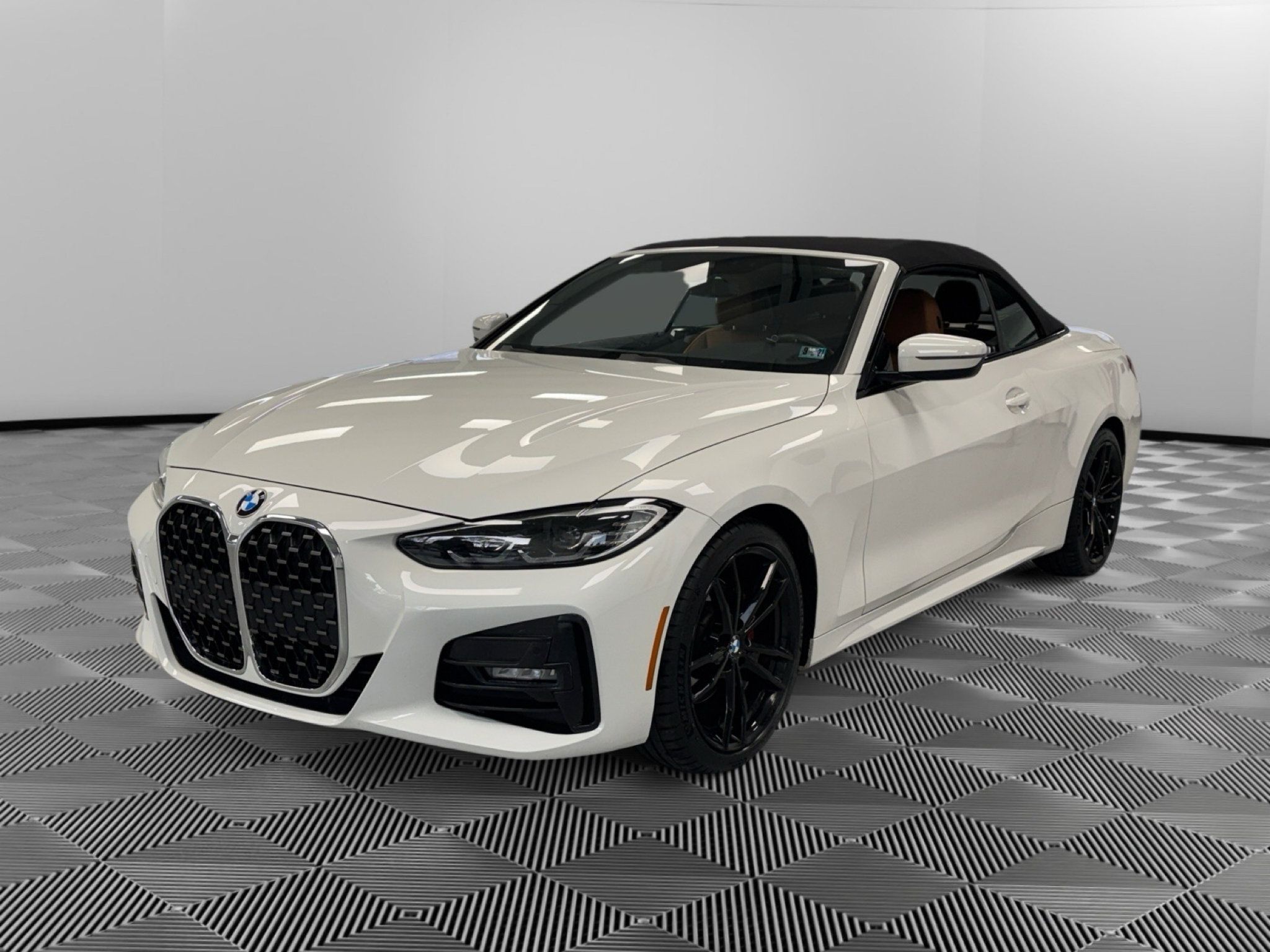 Used 2022 BMW 430i xDrive Convertible w/ M Sport Package AWD/4WD image 4