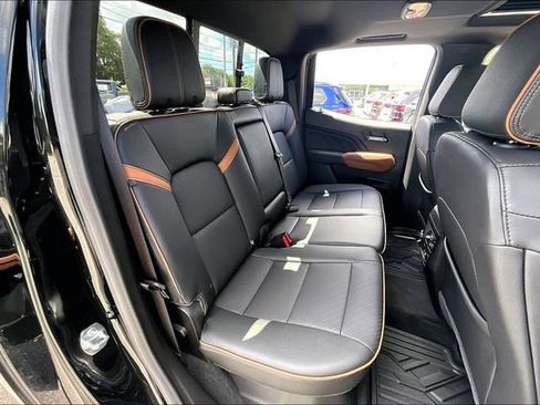 Used 2025 GMC Canyon AT4 w/ Technology Plus Package AWD/4WD image 20