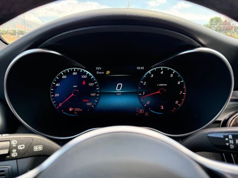 Used 2020 Mercedes-Benz GLC 300 4MATIC image 10