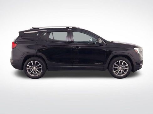Used 2022 GMC Terrain SLT w/ Infotainment Package II AWD/4WD image 9