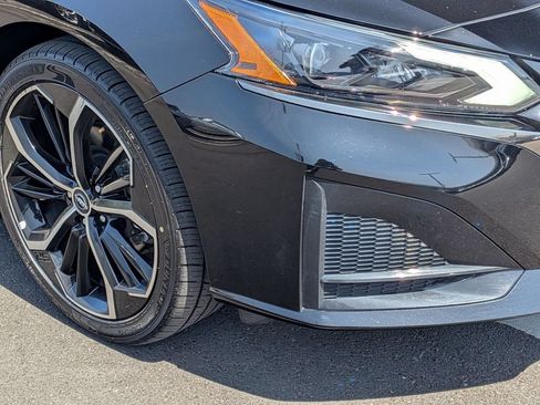 Used 2023 Nissan Altima 2.5 SR FWD image 22