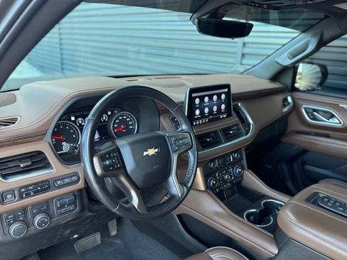 Used 2021 Chevrolet Tahoe High Country w/ Premium Package AWD/4WD image 4