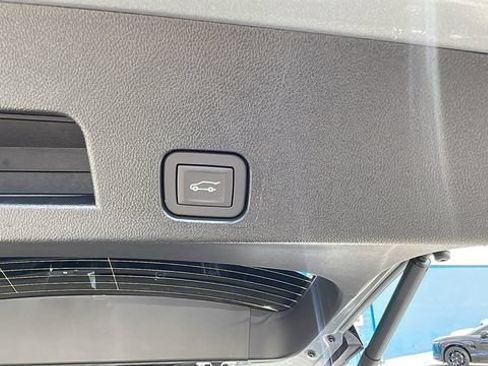 New 2026 Chevrolet Traverse Z71 w/ Enhanced Driving Package AWD/4WD image 35
