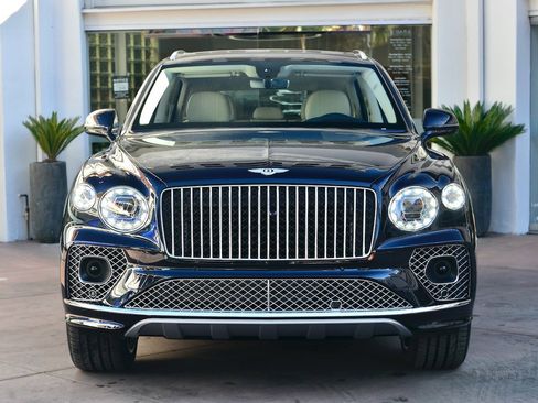 Used 2023 Bentley Bentayga Extended Wheelbase image 10