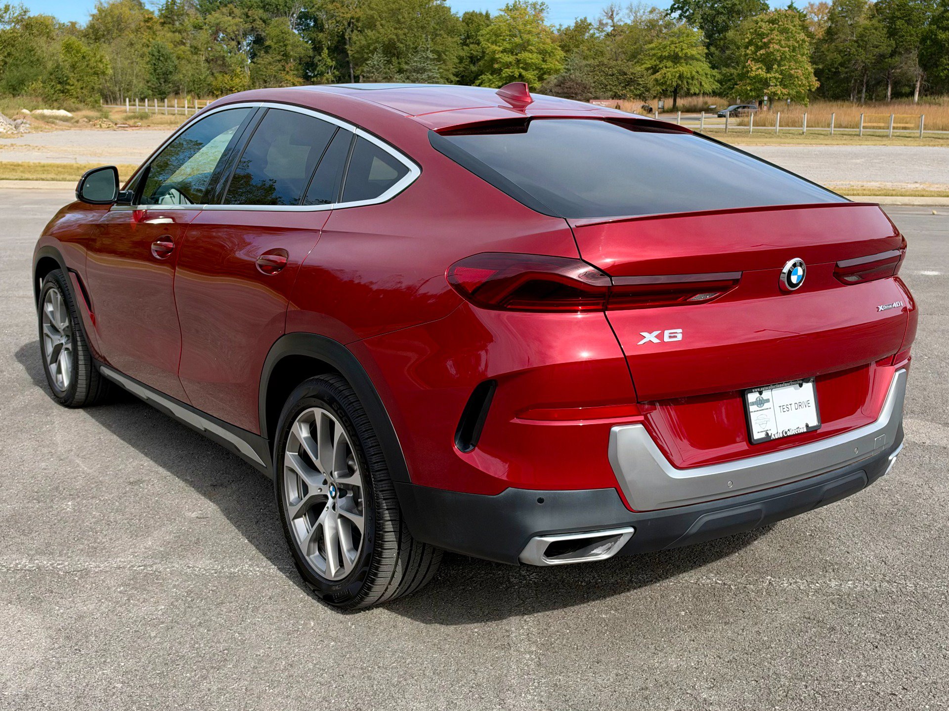 Used 2021 BMW X6 xDrive40i w/ Premium Package AWD/4WD image 4