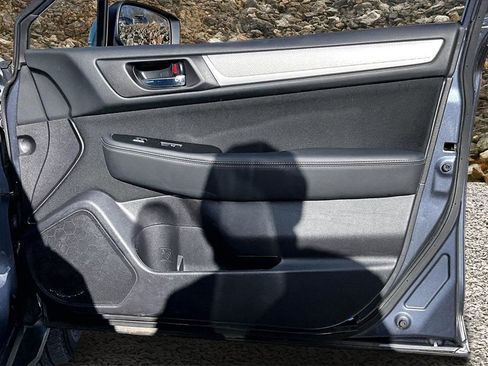 Used 2017 Subaru Outback 2.5i Premium image 21