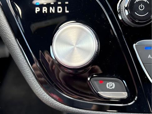 New 2026 Chrysler Pacifica Select image 23