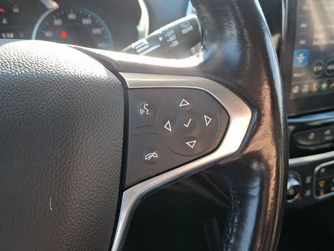 Used 2021 Chevrolet Traverse LT image 21