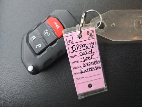 Used 2024 Jeep Wrangler Sahara image 37