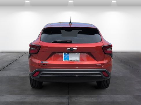 Used 2024 Chevrolet Trax RS w/ Sunroof Package FWD image 7