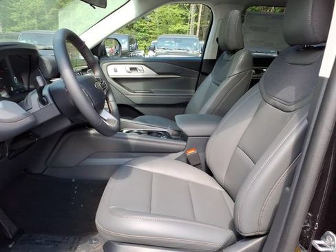 New 2026 Ford Explorer Active w/ Active Comfort Package AWD/4WD image 8