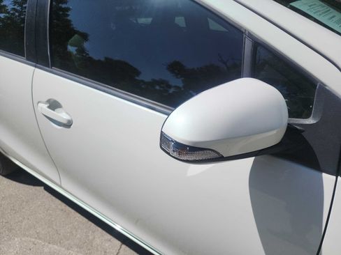Used 2016 Toyota Prius C One FWD image 12